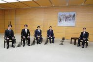 JO1の與那城奨＆川尻蓮、ワクチン接種について首相官邸で岸田総理大臣と初対談が実現 - 画像一覧（2/3）