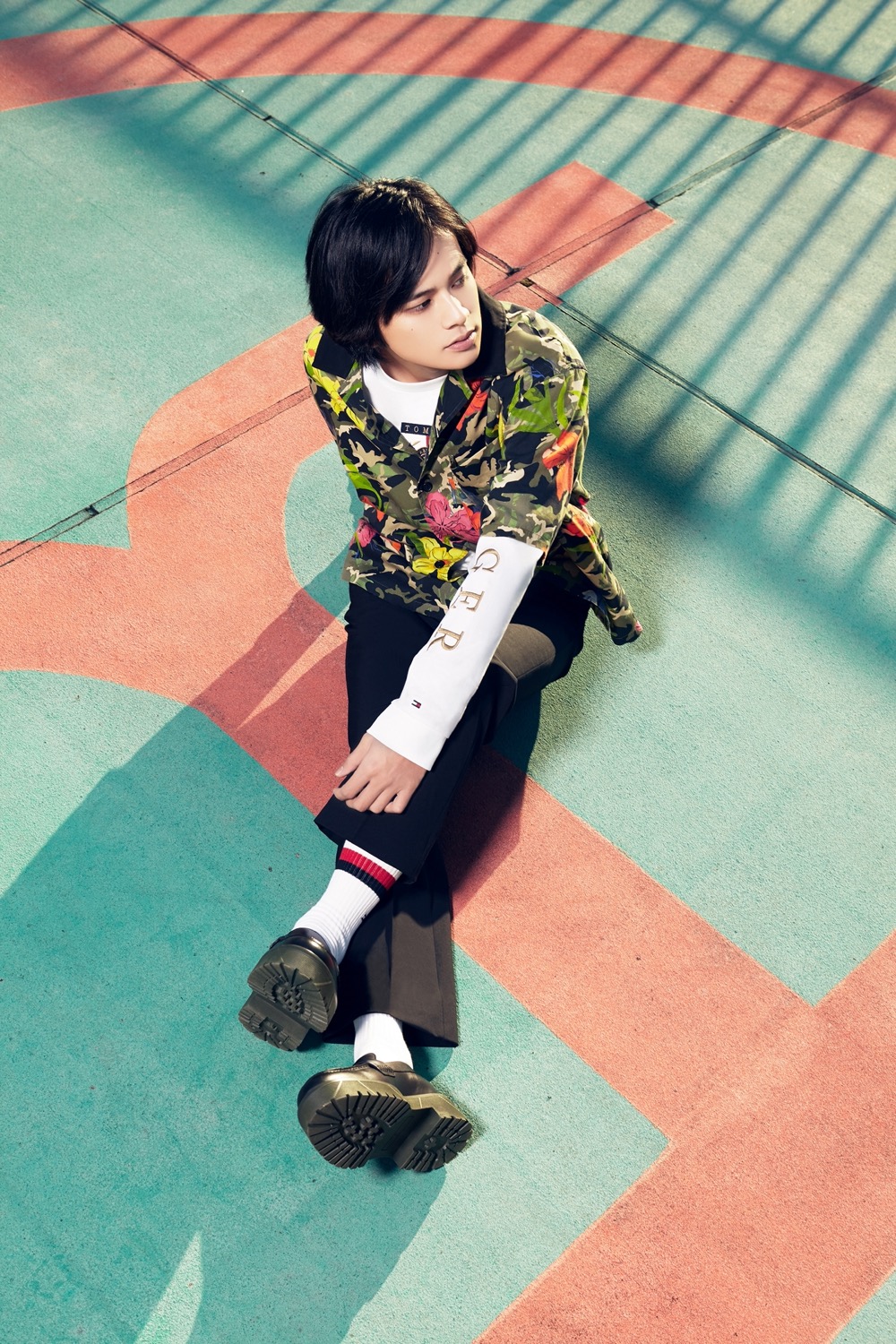 北村匠海（DISH//）、ブランドアンバサダーを務める「トミー ヒルフィガー」の新キャンペーンビジュアル公開 - 画像一覧（3/16）