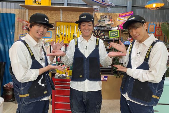 NEWS・小山慶一郎＆加藤シゲアキ、“上地雄輔モデル”のスーパーカブを全力メイキング