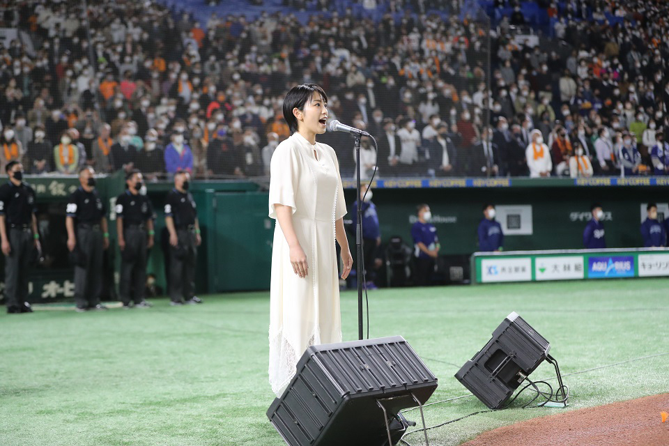 miwa、プロ野球・読売巨人軍開幕戦で国家独唱！「とても緊張しました」 - 画像一覧（4/4）