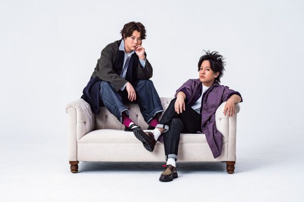 ぺこぱ、メジャーデビュー曲「Earth」MV公開！ シュウペイの“ギャル男時代”の再現も