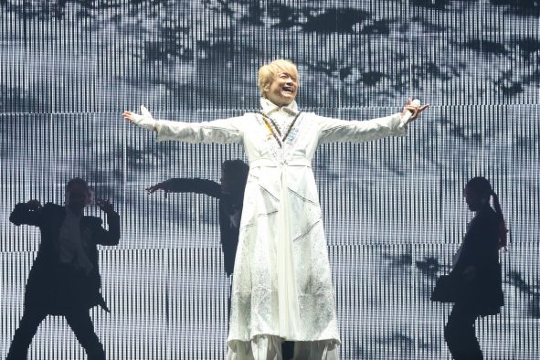 香取慎吾、アリーナ級ライブ『Black Rabbit』の東京・大阪・愛知でのホール追加公演決定