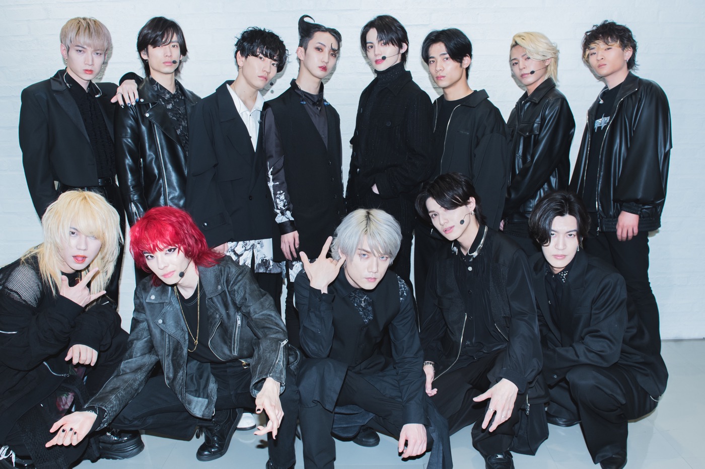 YOSHIKIのピアノ演奏映像と、生パフォーマンスが融合！ XY、デビュー曲「Crazy Love」を『Premium Music 2023』で初披露