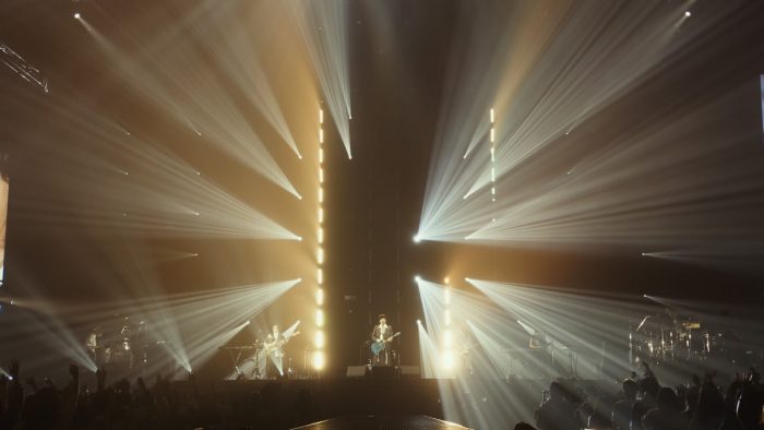 RADWIMPS、最新ライブ映像作品『FOREVER IN THE DAZE TOUR 2021-2022』より「桃源郷」を先行公開