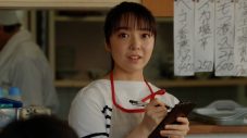 上白石萌音、“サントリー生ビール”新TVCMで定食屋さんで働く看板娘を好演！「職場体験みたいな感じで楽しかったです」 - 画像一覧（9/12）