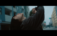鈴木愛理、平成を代表するラブソングの名曲「恋におちたら」をカバー！ MVも公開 - 画像一覧（6/11）