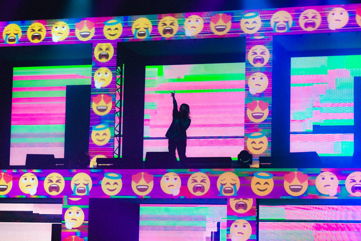 【ライブレポート】MAISONdes2度目のワンマン。総勢18人の入居者集結。MAISONdesのプレイリストを生で見ているかのようなワクワク感 - 画像一覧（10/25）