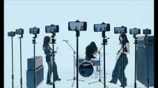 羊文学、10台以上のスマートフォンを使用して撮影した「Addiction」MV公開 - 画像一覧（1/2）