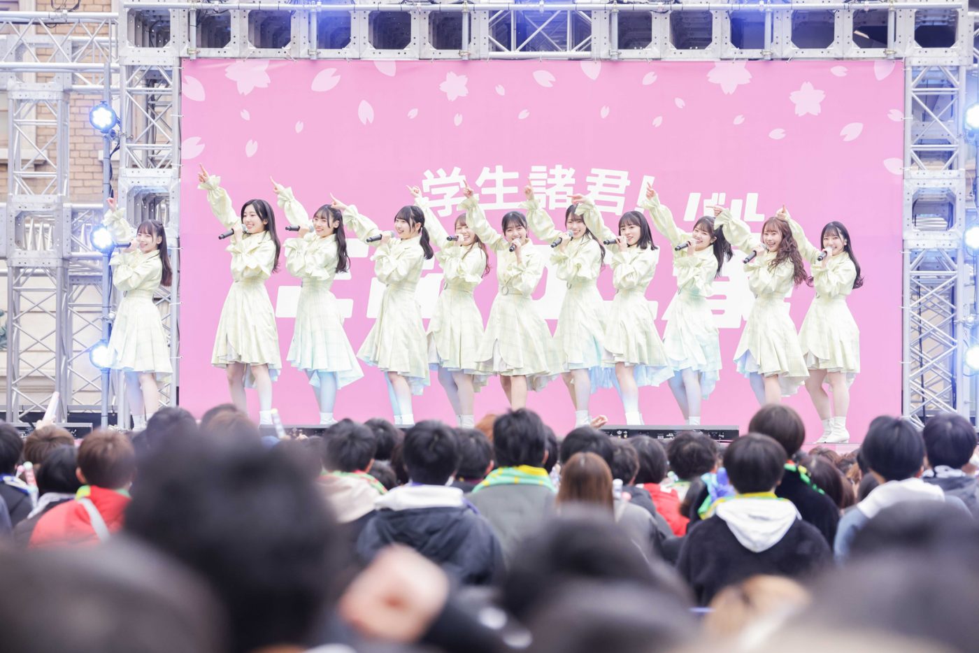 【ライブレポート】日向坂46、熱狂のUSJライブ再び！ 学生に忘れられない思い出を届けるイベント『ユニ春！ライブ 2024』4日目レポート - 画像一覧（18/20）