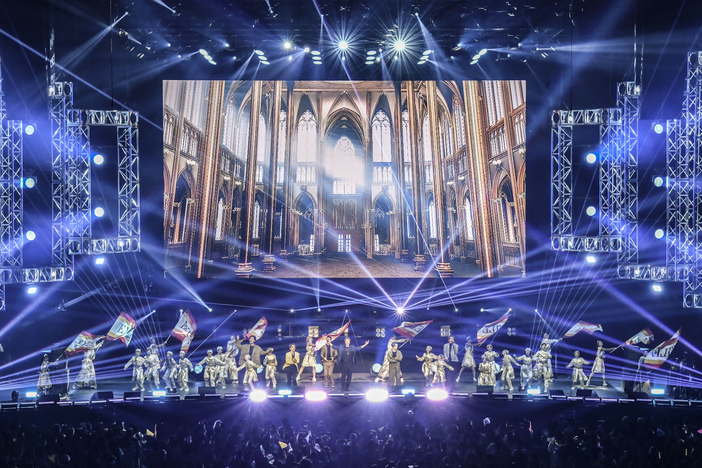 NiziU×Perfumeの夢の共演ステージも！『DayDay. SUPER LIVE 2024』Huluにて独占配信決定 - 画像一覧（2/10）