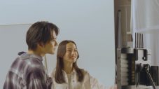 北村匠海と清原果耶が、ライバル関係にある編集部員をコミカルに熱演！「niko and …」ブランドムービー公開 - 画像一覧（5/10）
