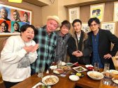 稲垣吾郎＆草なぎ剛＆香取慎吾、鈴木おさむとの思い出を語り尽くす。「メンバーみたいな感じだった」（稲垣） - 画像一覧（4/4）