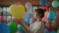 Mrs. GREEN APPLE「Feeling」を使用！伊藤万理華が出演するカンロ“ピュレグミ”2024年春新CM公開 - 画像一覧（4/9）