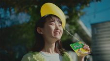 Mrs. GREEN APPLE「Feeling」を使用！伊藤万理華が出演するカンロ“ピュレグミ”2024年春新CM公開 - 画像一覧（5/9）