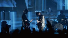 RADWIMPS、ライブBlu-ray＆DVD『BACK TO THE LIVE HOUSE TOUR 2023』より、「ハイパーベンチレイション」の映像を公開