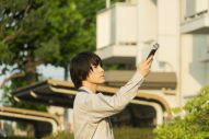 川西拓実（JO1）、桜田ひより主演映画『バジーノイズ』よりインタビュー映像＆場面写真解禁 - 画像一覧（1/3）