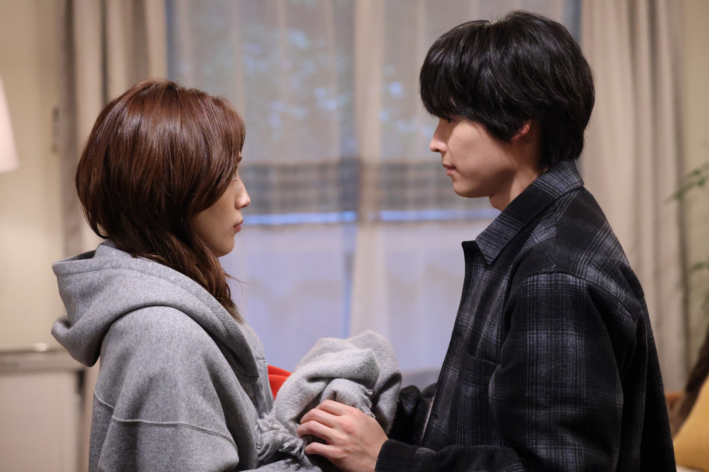 川口春奈×松村北斗出演ドラマ『アンサンブル』第8話のシーンカット＆予告動画公開 - 画像一覧（1/8）