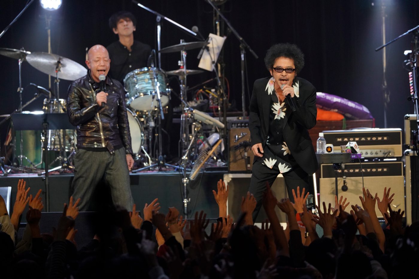 【SMA50th】奥田民生と山内総一郎の「なんて日だ！」。葉加瀬太郎、真心ブラザーズほかゲスト多数登場。SMAの歴史を彩った名曲たちを披露した超スペシャルなライブをレポート - 画像一覧（3/23）