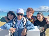 城田優が家族4人で初めての海外旅行！母＆姉＆妹と本音で語りまくる - 画像一覧（1/6）