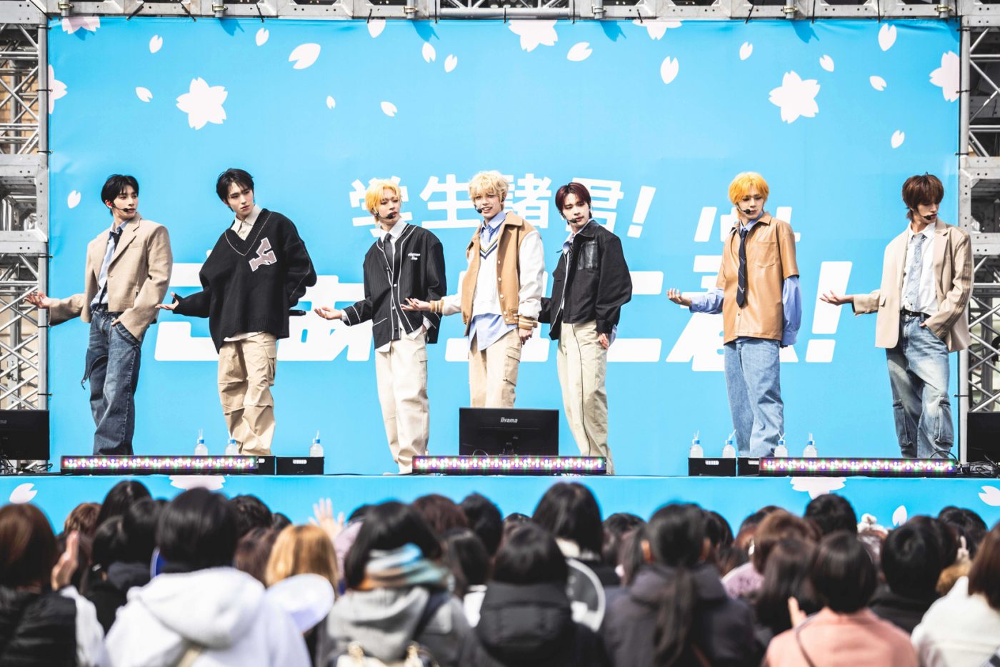 【ライブレポート】NEXZ、『ユニ春！ライブ』初のボーイズグループ出演でUSJ熱狂！学生の忘れられない思い出づくりを応援する『ユニ春！ライブ 2025』DAY3レポート - 画像一覧（9/14）