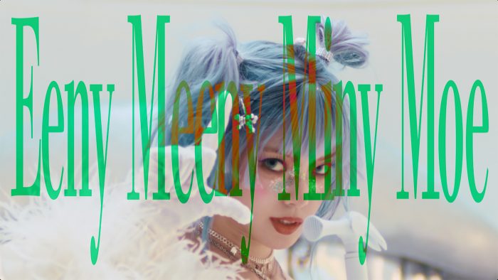 平手友梨奈、新曲「イニミニマイニモ」配信スタート！クイーンへと変貌を遂げていくMVも公開