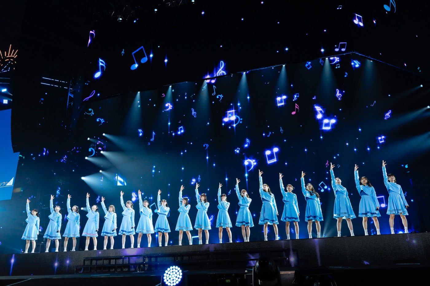 日向坂46、約2年3ヵ月越しの初の東京ドーム公演を開催！ 新曲「僕なんか」のサプライズ披露も - 画像一覧（32/32）