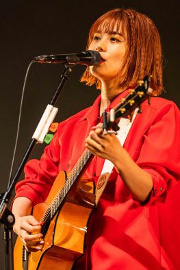 足立佳奈、8ヵ所9公演をまわる全国ツアー完走！ 新曲「オーマイガール」も初披露