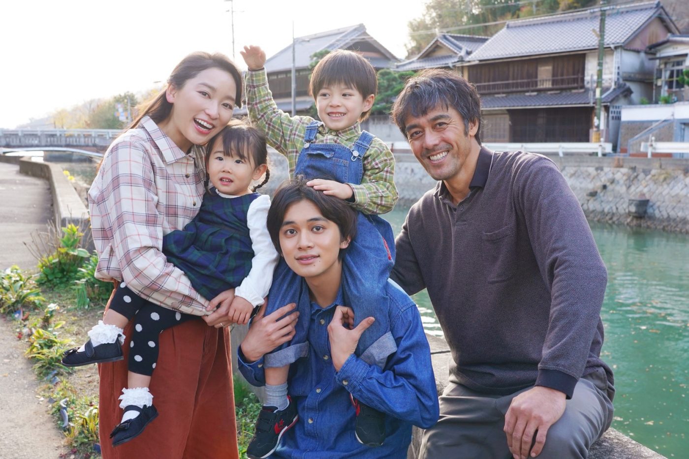 映画『とんび』より、阿部寛、北村匠海、麻生久美子、杏が紡ぐ家族写真が解禁