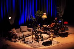 iri、自身初のアコースティックワンマンライブが大盛況で終了