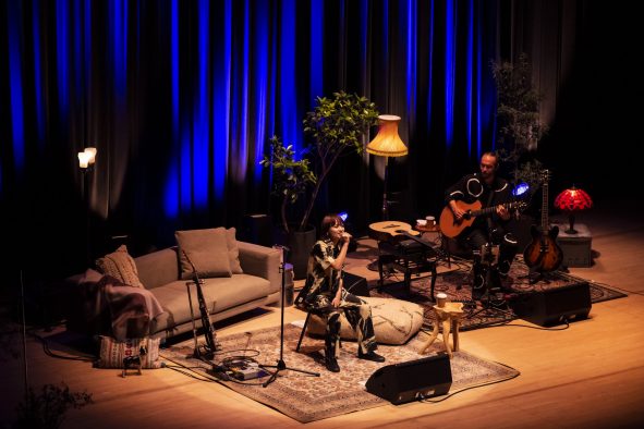 iri、自身初のアコースティックワンマンライブが大盛況で終了