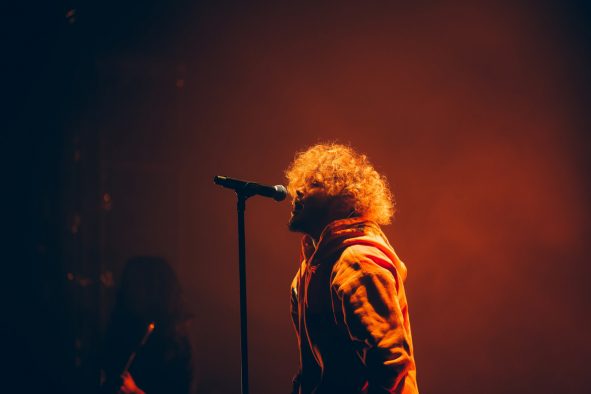 Vaundy、ワンマンツアー『replica』ファイナル公演のオフィシャルレポート到着