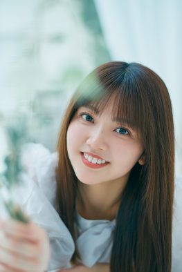 日向坂46・四期生のグラビアを毎日ひとりずつ公開していく「四期生のぽかぽか写真館」。7人目は愛知県出身の19歳、山下葉留花