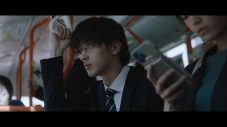 amazarashiの新曲「スワイプ」×横浜流星主演映画『ヴィレッジ』。映画の世界とリンクするアナザーストーリーが展開する渾身のMVが完成 - 画像一覧（1/6）