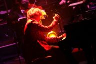 YOSHIKI、5月に米・グラミー・ミュージアムで世界規模となるプロジェクトを発表！ライブパフォーマンスも披露 - 画像一覧（2/3）