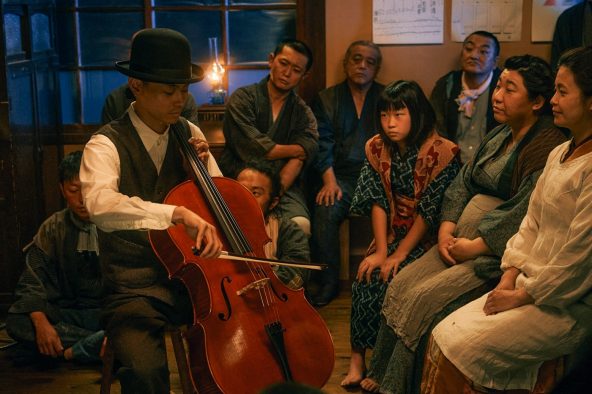 菅田将暉、宮沢賢治に扮してチェロを弾き語り！ 映画『銀河鉄道の父』本編映像公開