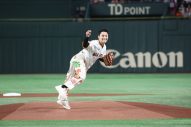 JO1川西拓実、巨人対横浜DeNA戦のファーストピッチセレモニーに登場！125キロの速球でスタジアムを沸かすも「次回こそ160キロ」 - 画像一覧（5/12）