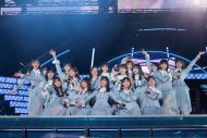 【ライブレポート】日向坂46、横浜スタジアム3days公演が大盛況！齊藤京子卒業コンサートには、ヒコロヒーがサプライズ出演 - 画像一覧（1/54）