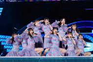 【ライブレポート】日向坂46、横浜スタジアム3days公演が大盛況！齊藤京子卒業コンサートには、ヒコロヒーがサプライズ出演 - 画像一覧（34/54）