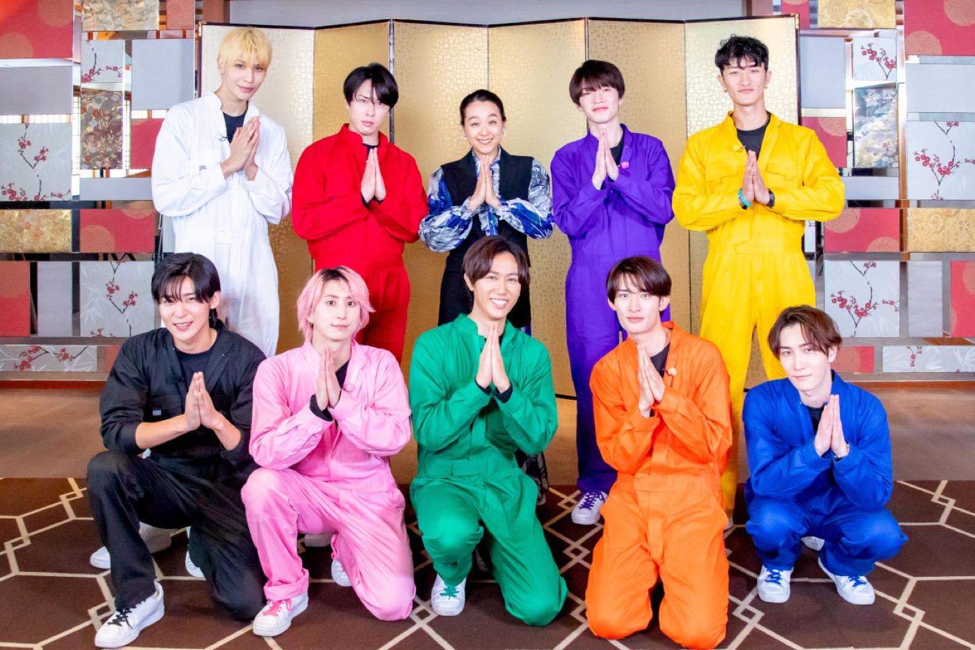 Snow Man、街中で様々な“お題”に合った人をガチで探し出す『それスノ』的借り物競争でメンバーが大奮闘