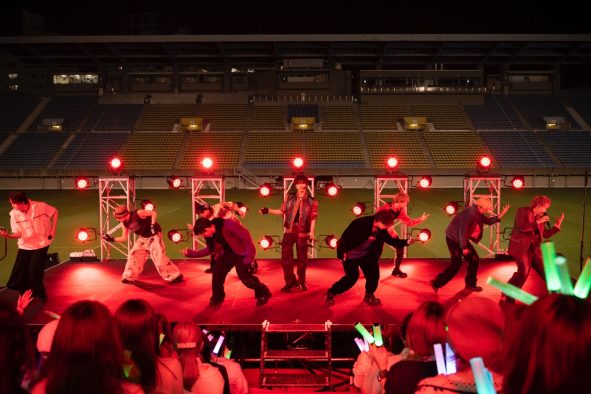 【レポート】超特急、約1万2,000人の8号車の前でユニバーサルミュージックと“連結”