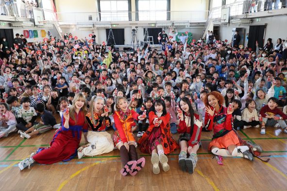 【レポート】Little Glee Monsterが新小学1年生にエール！「みんな楽しい学校生活を送ってね！」