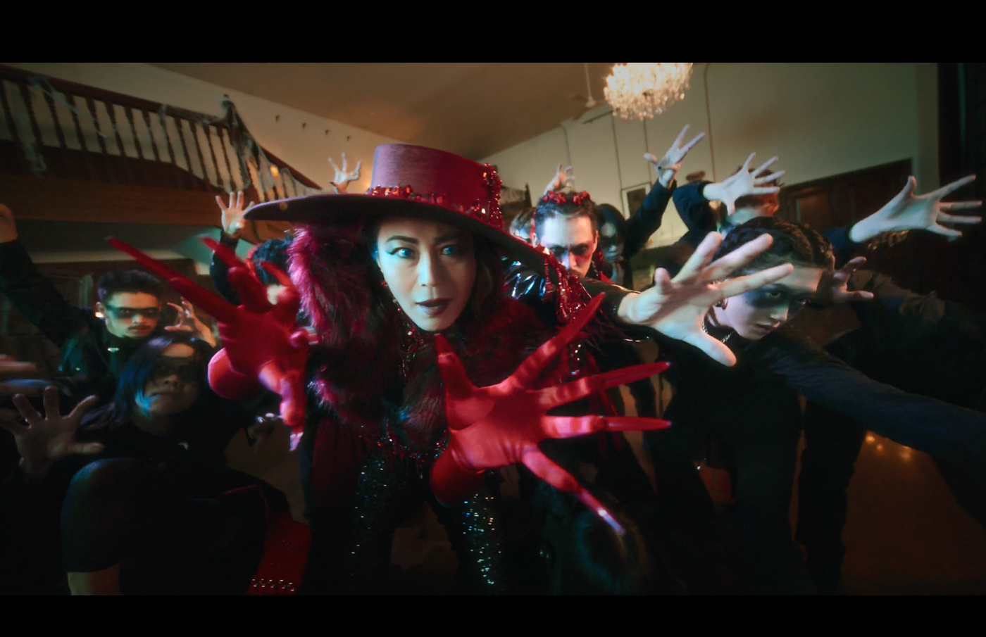 氷川きよし with t.komuro『ゲゲゲの鬼太郎』EDテーマ「Party of Monsters」MV公開 - 画像一覧（1/4）