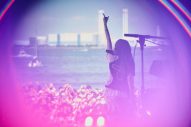 【ライブレポート】YOASOBI、MAISONdesらレーベルメイトをはじめ、FRUITS ZIPPER他スペシャルゲストも登場した新都市型フェス『CENTRAL』。「Echoes Baa」の野外ステージ2デイズを報告 - 画像一覧（2/90）