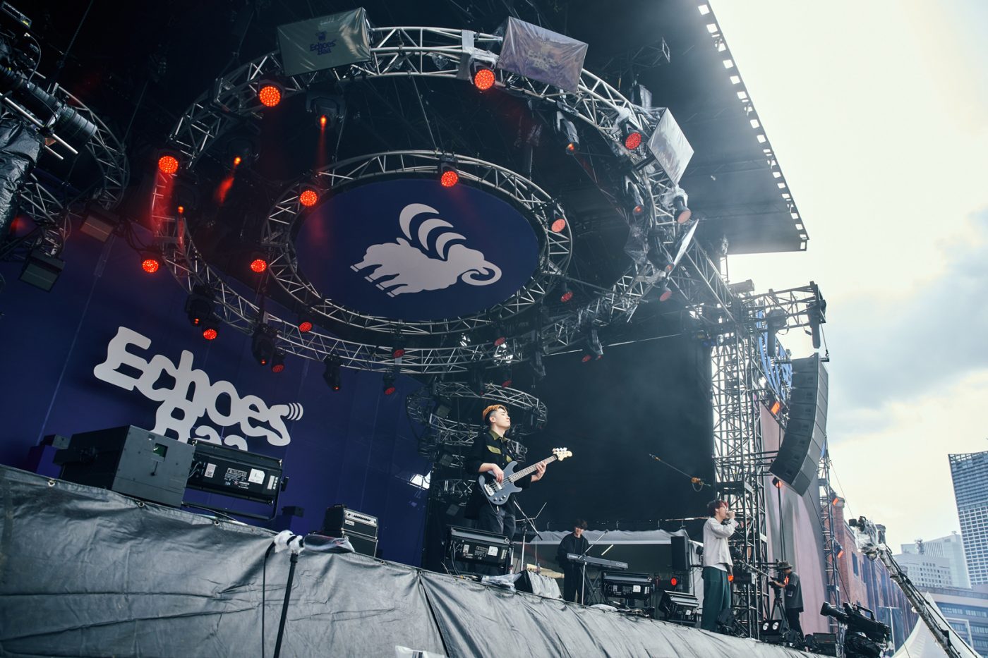 【ライブレポート】YOASOBI、MAISONdesらレーベルメイトをはじめ、FRUITS ZIPPER他スペシャルゲストも登場した新都市型フェス『CENTRAL』。「Echoes Baa」の野外ステージ2デイズを報告 - 画像一覧（13/90）