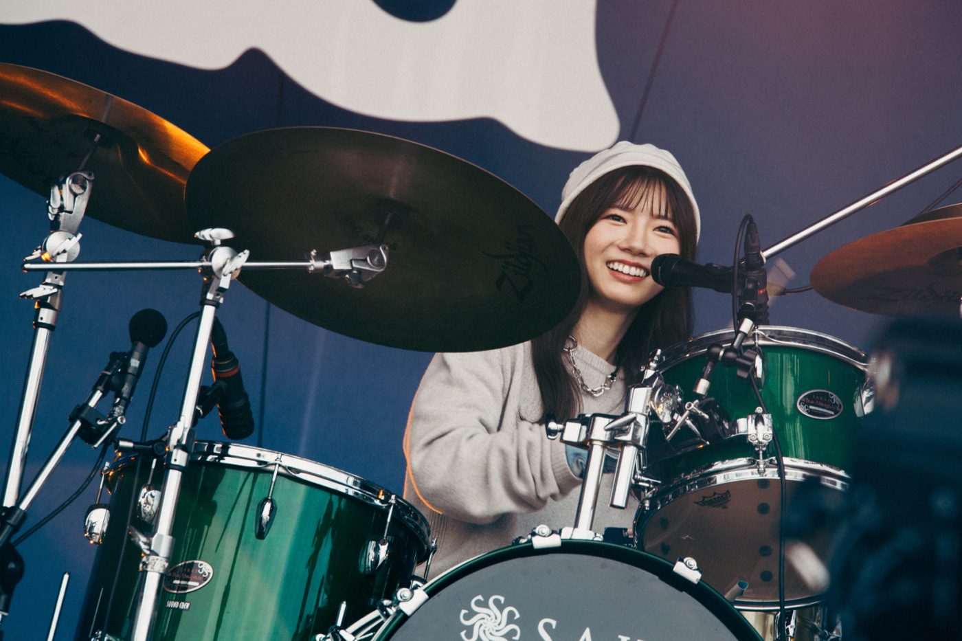 【ライブレポート】YOASOBI、MAISONdesらレーベルメイトをはじめ、FRUITS ZIPPER他スペシャルゲストも登場した新都市型フェス『CENTRAL』。「Echoes Baa」の野外ステージ2デイズを報告 - 画像一覧（64/90）