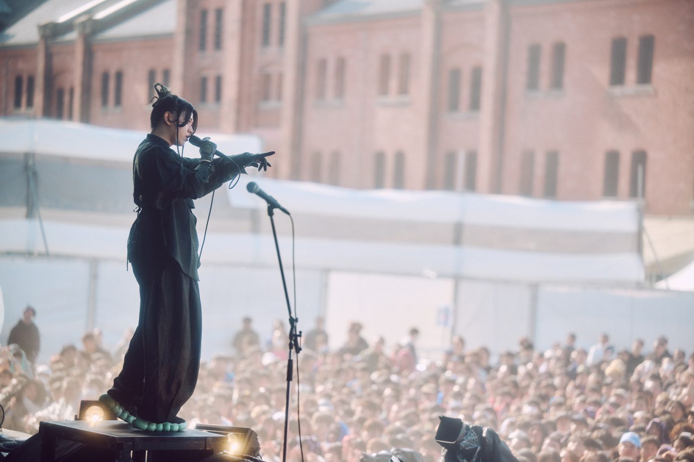 【ライブレポート】YOASOBI、MAISONdesらレーベルメイトをはじめ、FRUITS ZIPPER他スペシャルゲストも登場した新都市型フェス『CENTRAL』。「Echoes Baa」の野外ステージ2デイズを報告 - 画像一覧（71/90）