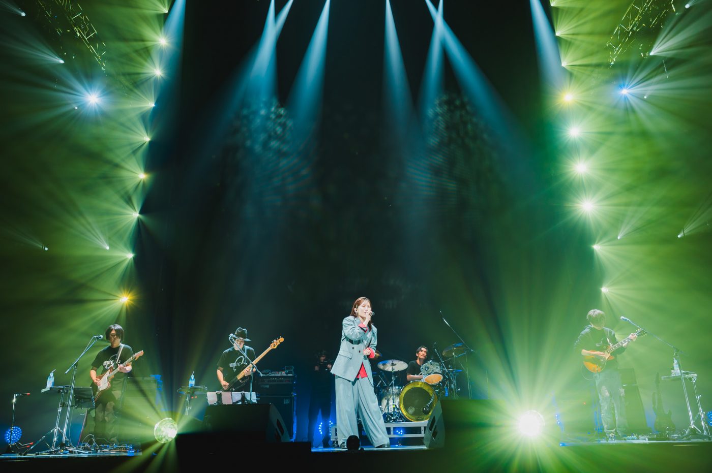 【ライブレポート】キタニタツヤと角野隼斗が共演。“日本の響きを世界へ”という新都市型フェス『CENTRAL』のコンセプトを体現した「CENTRAL STAGE」DAY 2を振り返る - 画像一覧（14/28）