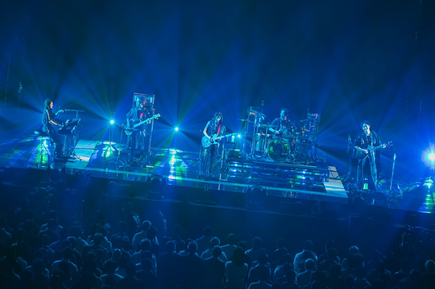 【ライブレポート】乃木坂46と緑黄色社会の初コラボも実現。新都市型フェス『CENTRAL』の初日を飾った「CENTRAL STAGE」DAY 1の熱狂を振り返る - 画像一覧（7/17）