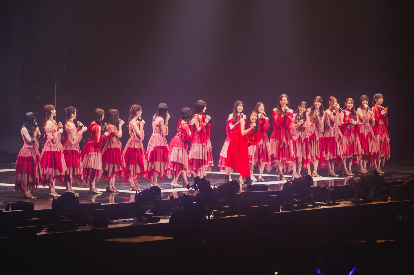 【ライブレポート】乃木坂46と緑黄色社会の初コラボも実現。新都市型フェス『CENTRAL』の初日を飾った「CENTRAL STAGE」DAY 1の熱狂を振り返る - 画像一覧（17/17）