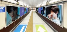 ENHYPEN、シングル「DIMENSION : 閃光」リリース記念で原宿駅と竹下通りをジャック - 画像一覧（2/6）